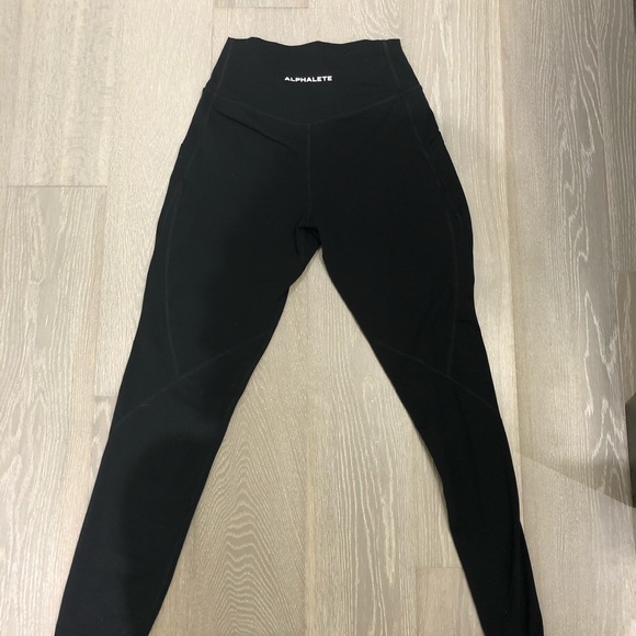 Alphalete Surface Pocket leggings
